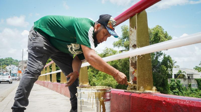 Trabajos de mantenimiento sobre la carretera México–Tampico
